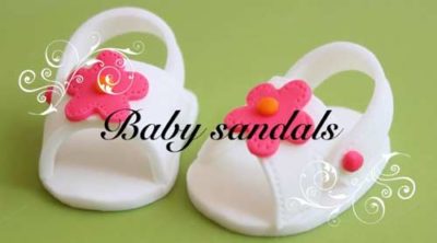 Modelage sandales bébé pate a sucre