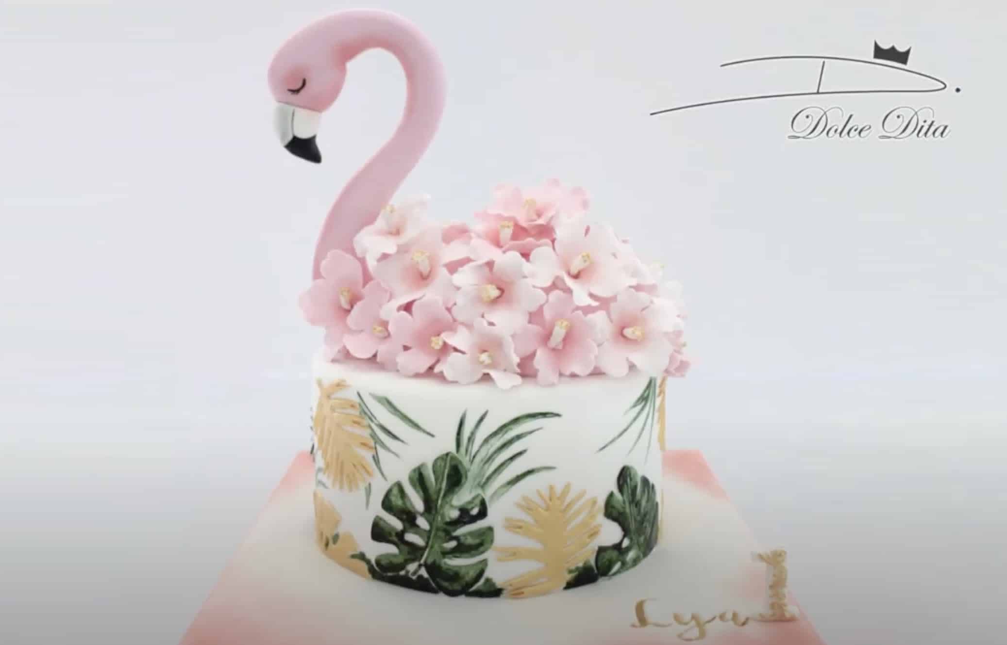 Gateau Flamant Rose Avec Fleurs Dolce Dita Academy