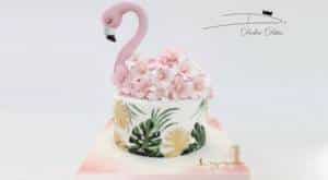 Gâteau Flamant Rose avec Fleurs
