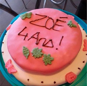 Avant : le gâteau des 4 ans de Zoé, fait par Jennifer